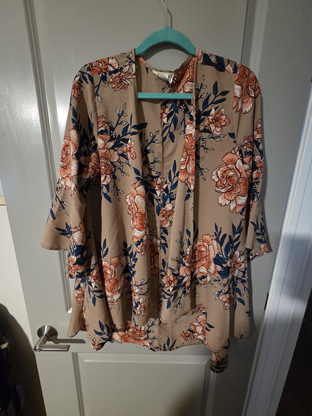 Love Riche Floral Open-Front Kimono Top in Tan, Coral & Navy